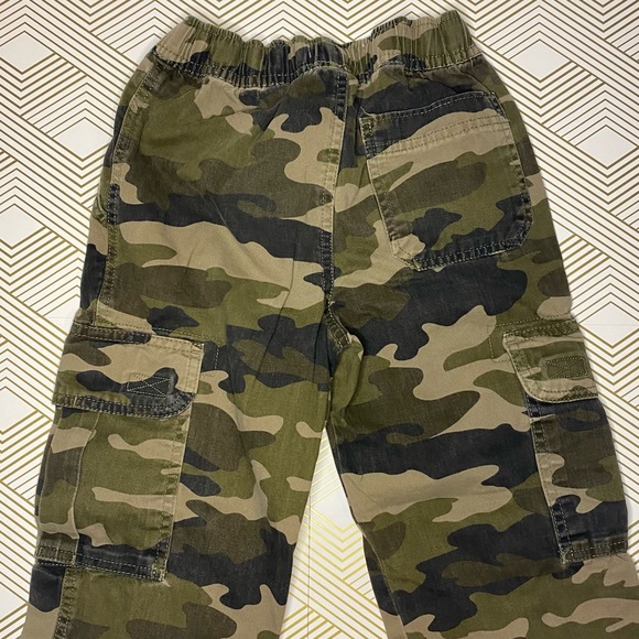 Boys Children’s Place Camo Cargo Pants - Picture 4 of 7